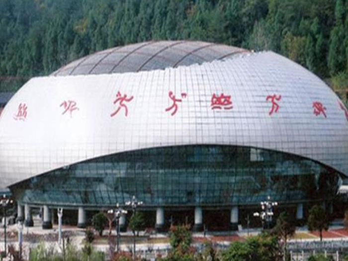 松滋体育中心球形网架加工安装